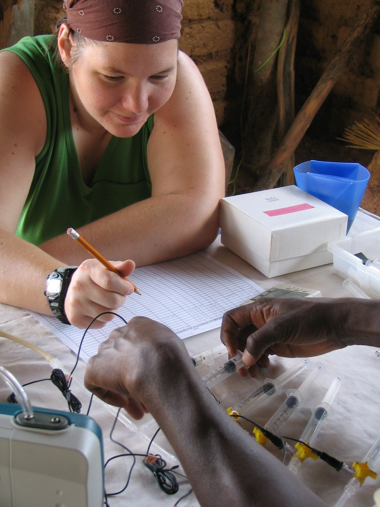 Diana and Yaro measuring metabolic rate