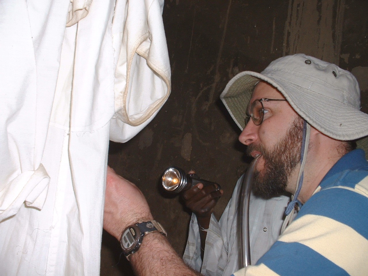 Tovi collecting mosquitoes (Bamako, 2004)